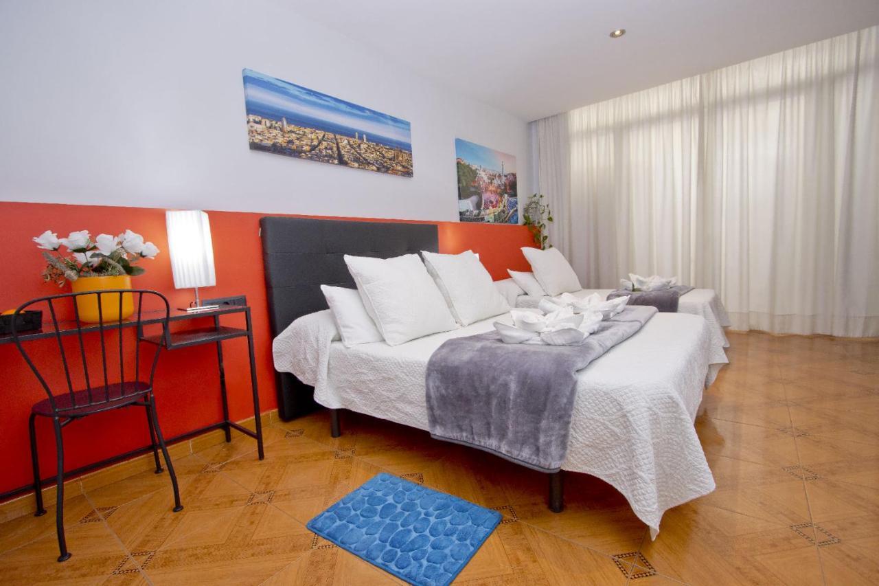 Quarto Superior com Cama de Casal ou 2 de Solteiro