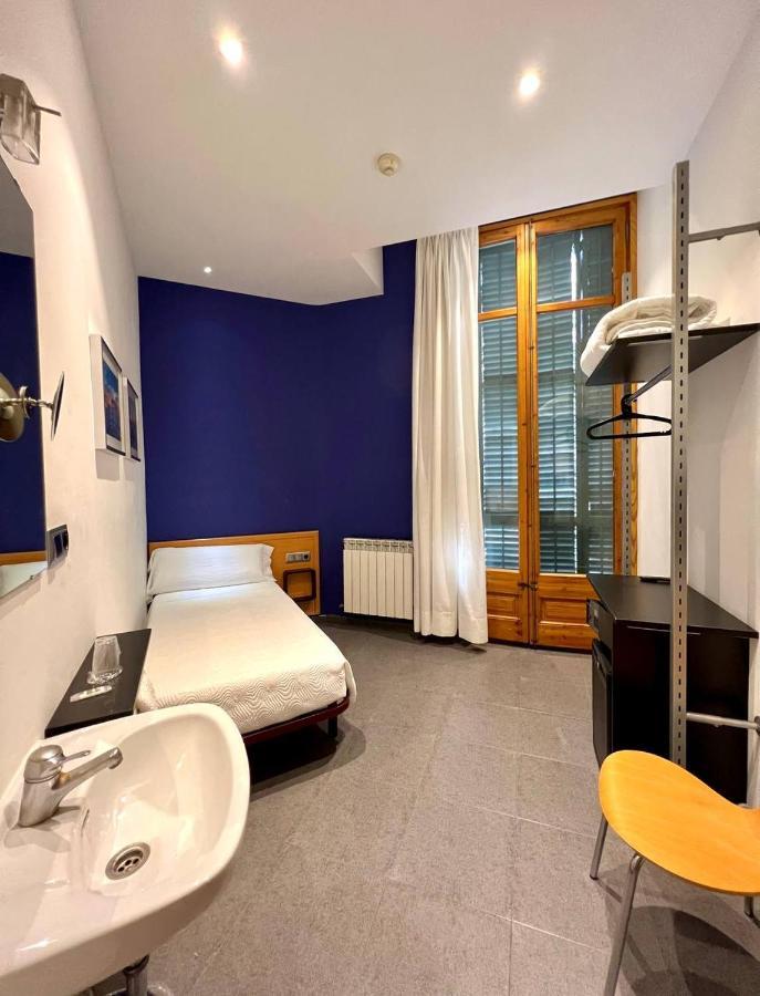 Single Room,978753403:JPEG