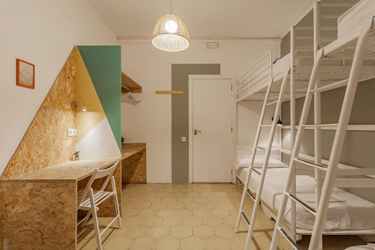 Quintuple Room