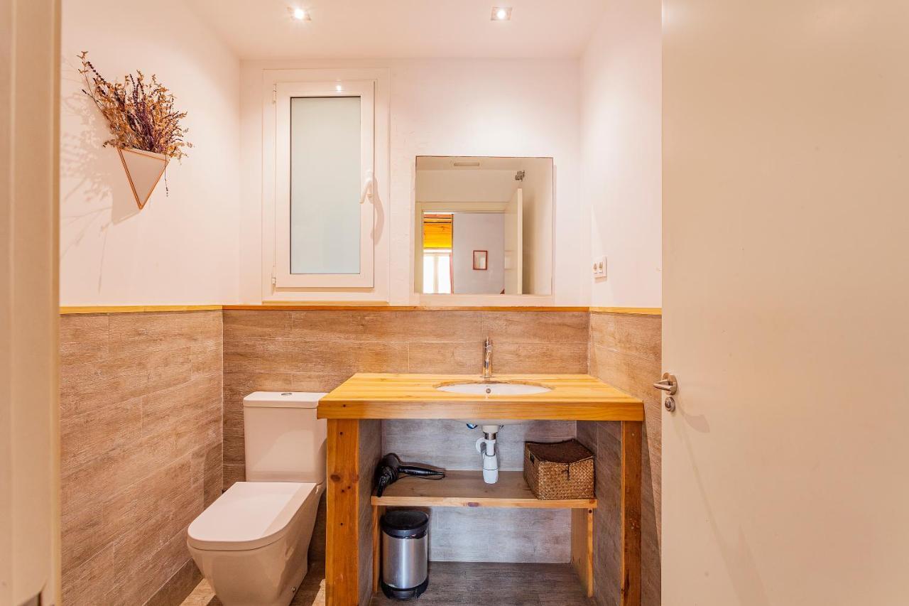 Family Room Private Bathroom