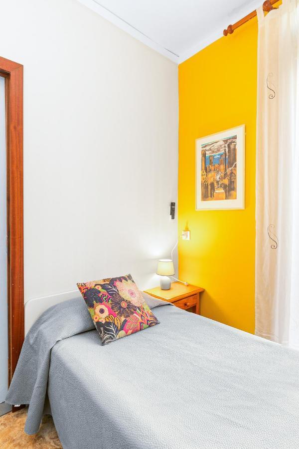 Twin Room Private Bathroom