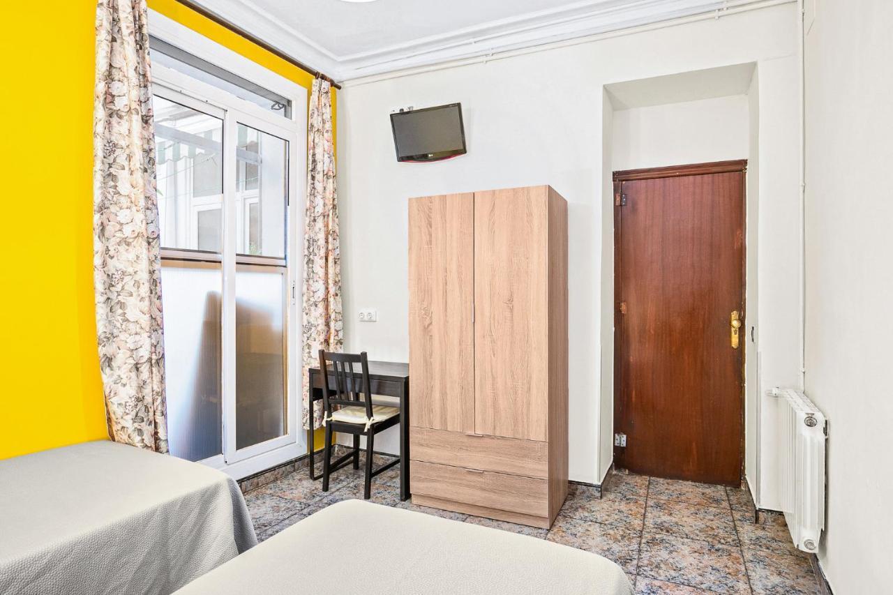 Twin Room Private Bathroom