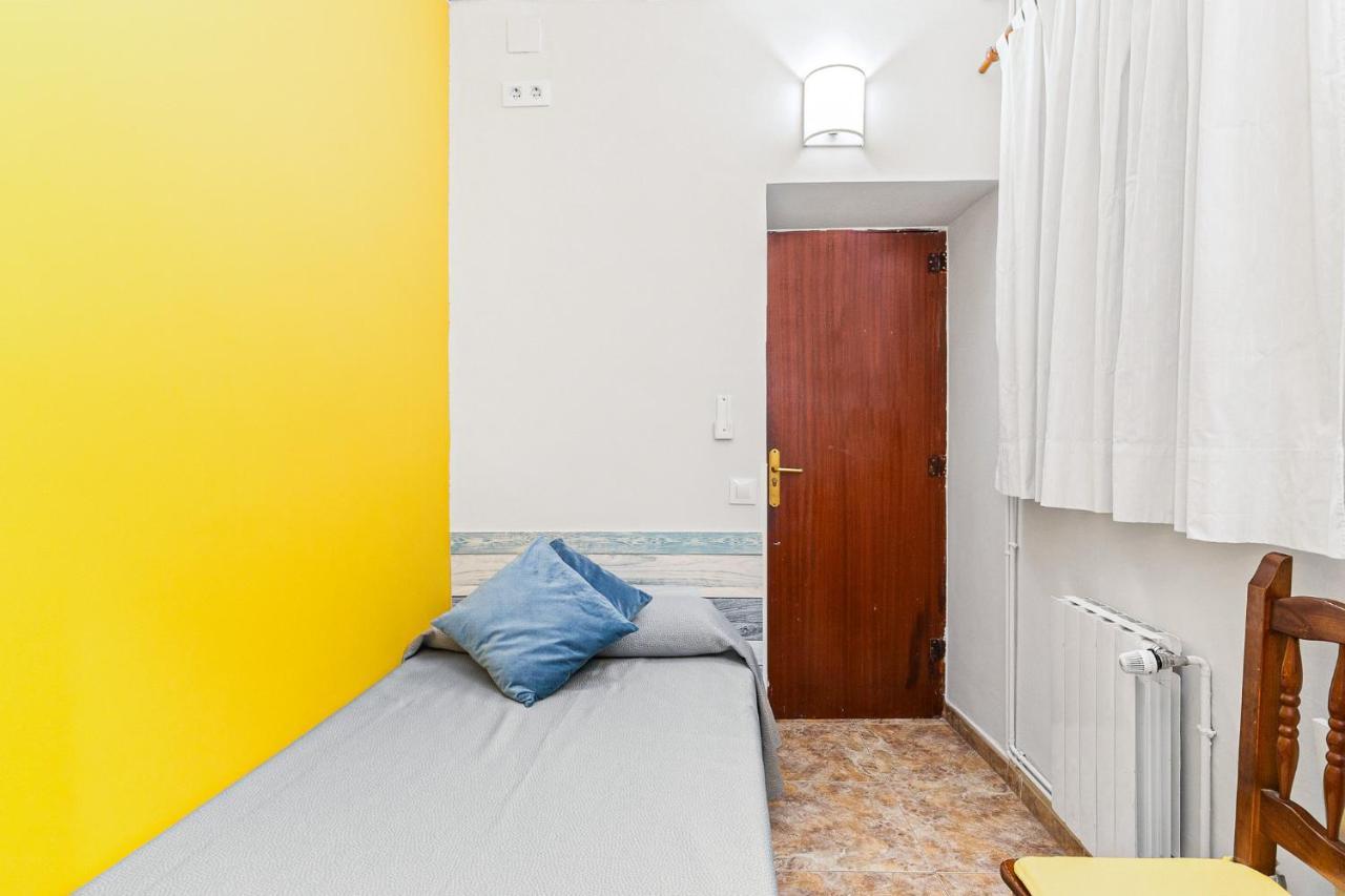 Economy Single Room