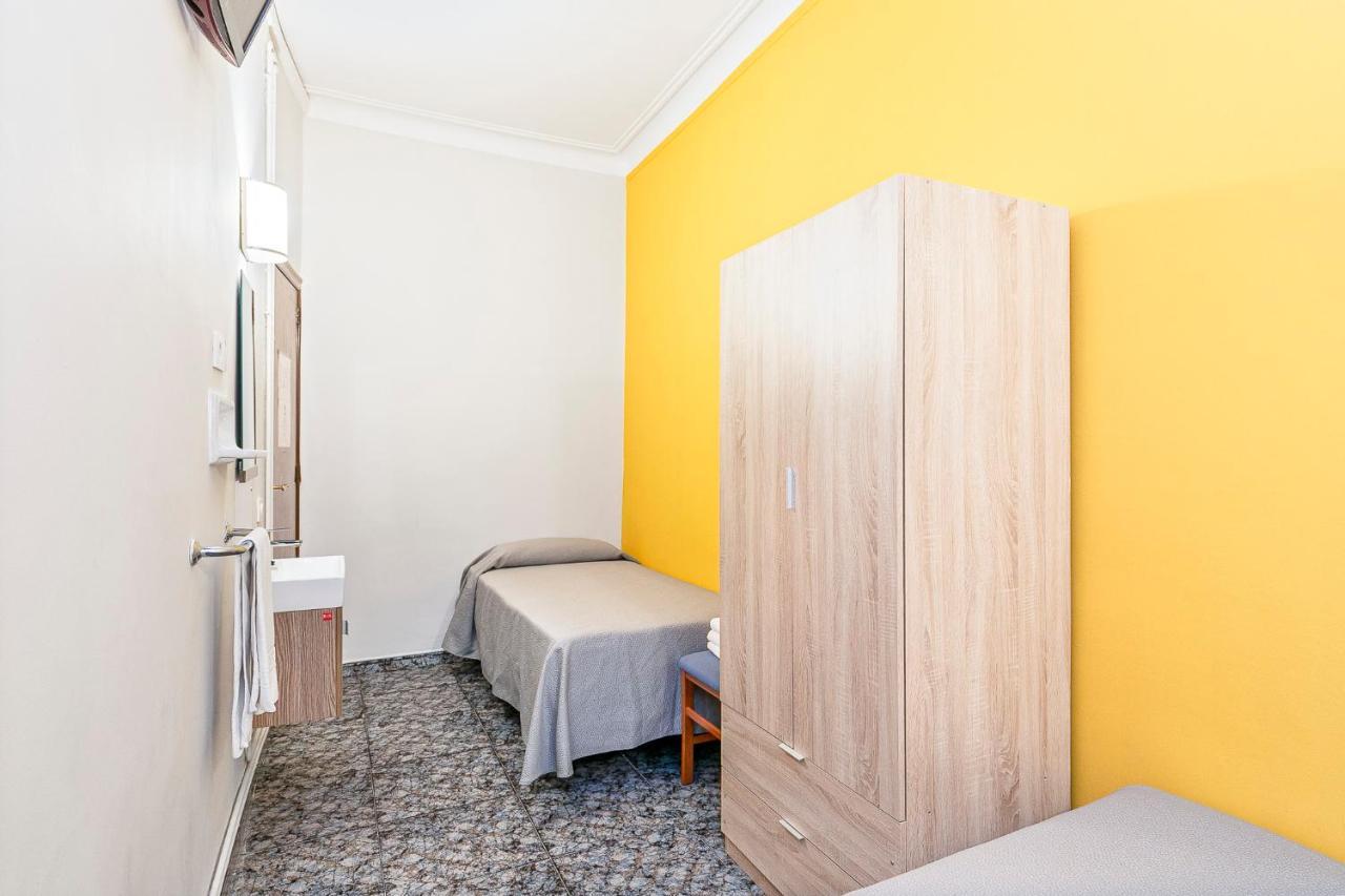 Economy Triple Room