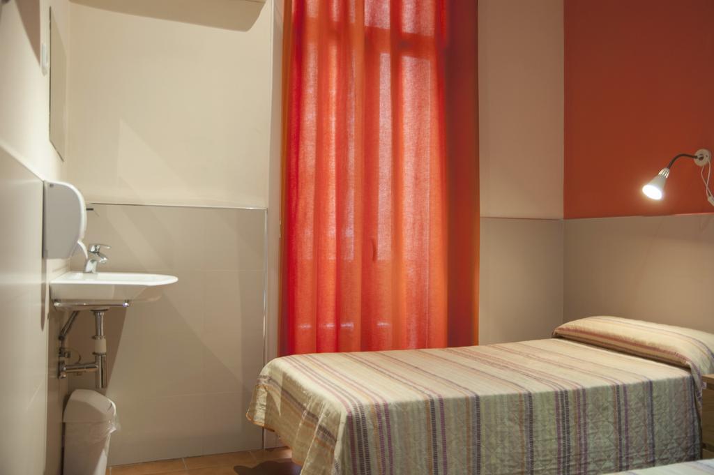 Single Room with Shared Bathroom
