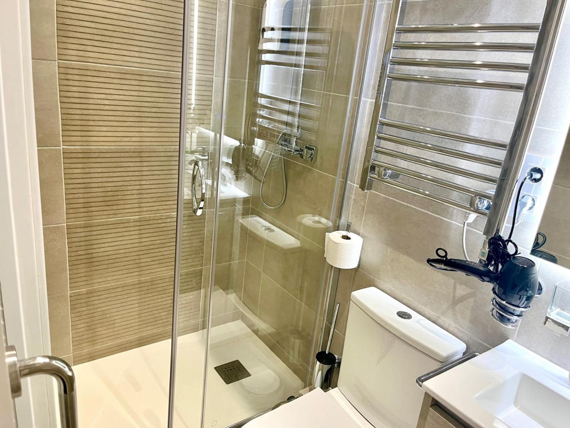 Single Room Private Bathroom