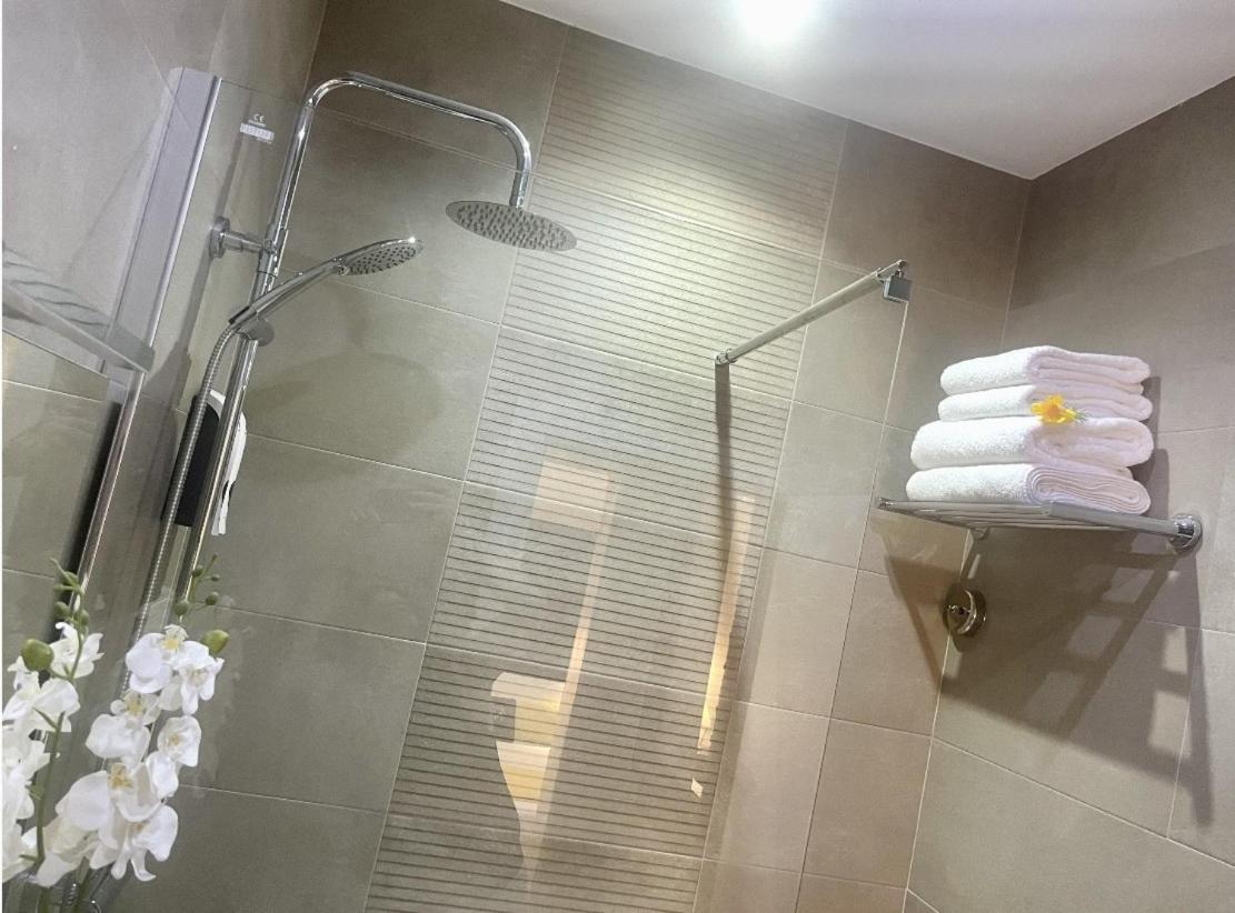 Double Room Private Bathroom