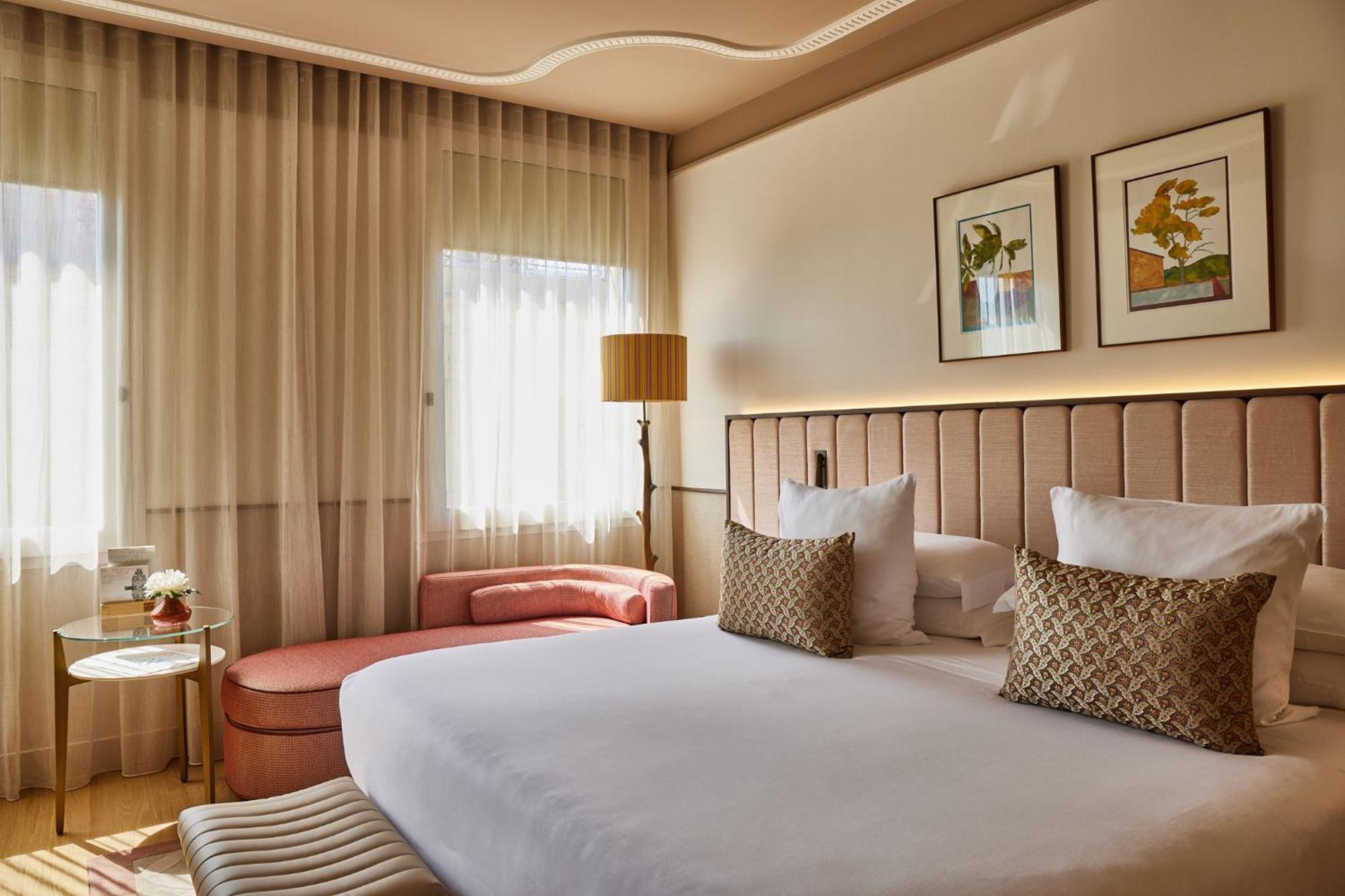Deluxe King Room,1618816988:JPEG