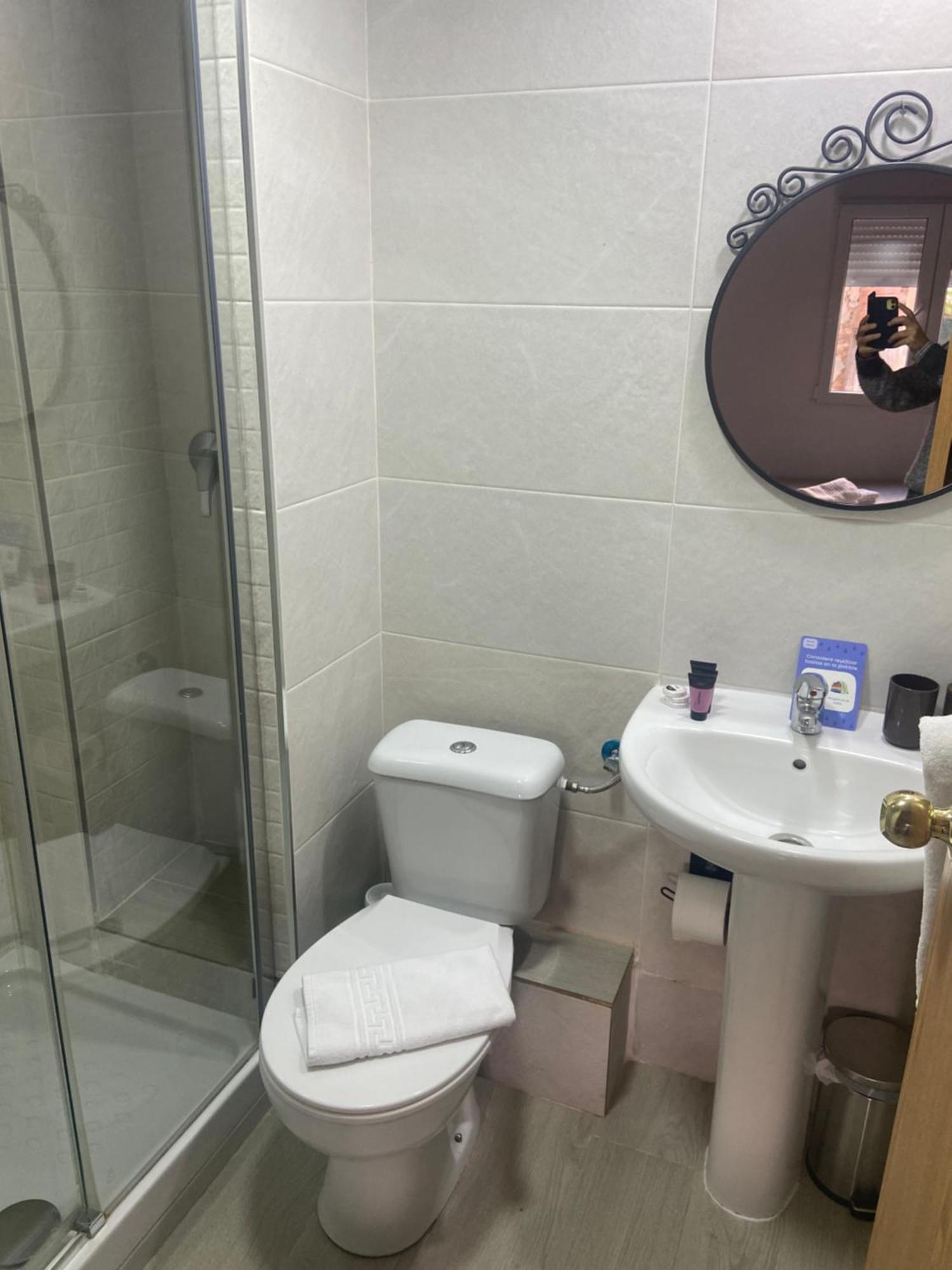 Double Room Private Bathroom