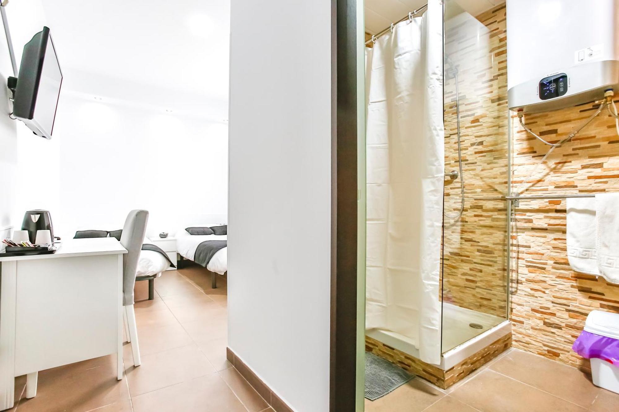 Twin Room Private Bathroom