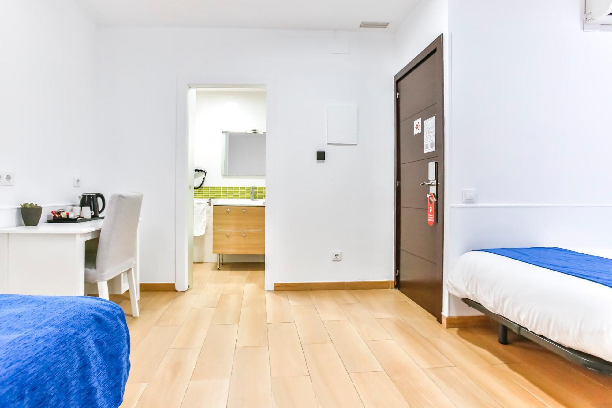 Triple Room Private Bathroom