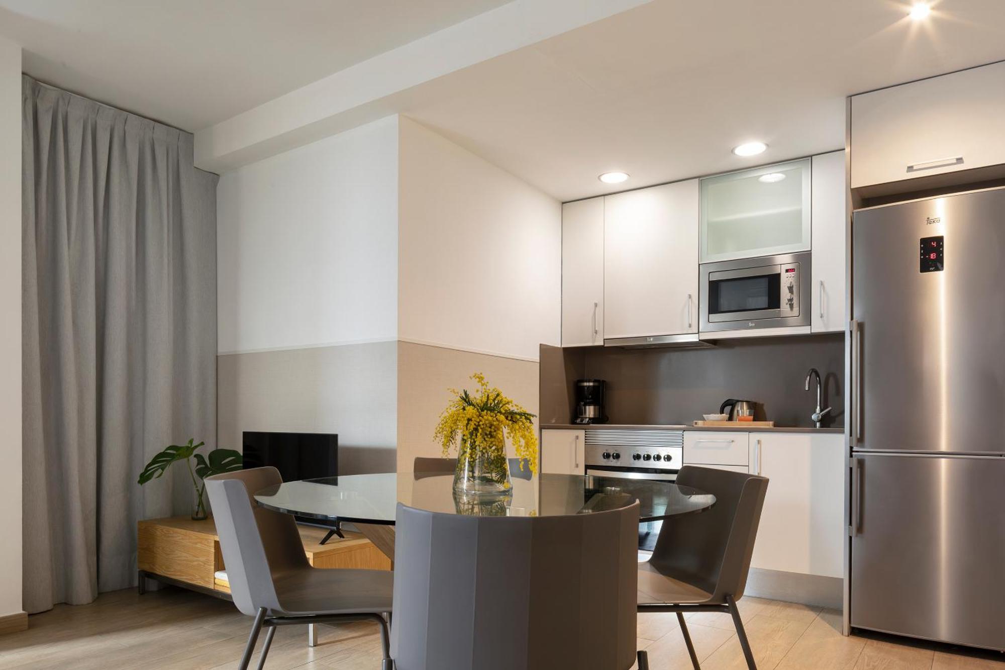 One-Bedroom Apartment
