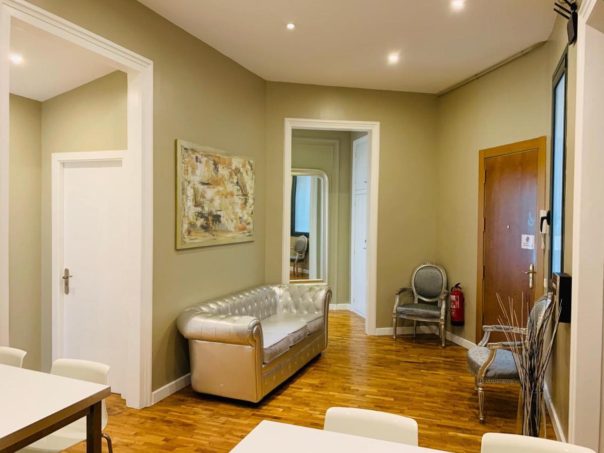 Twin Room Private External Bathroom