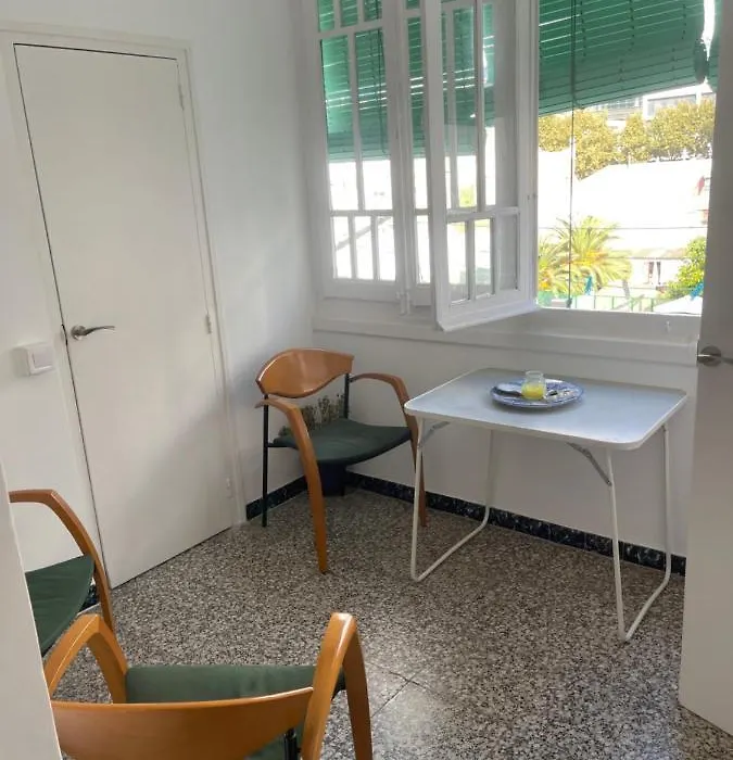 Bright Room By The Beach-1