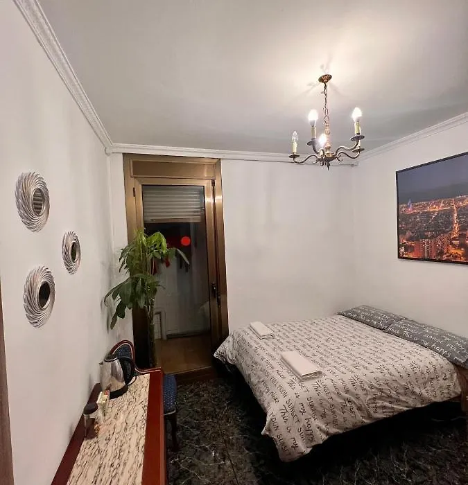 Room Familiar Sants Barcelona-1