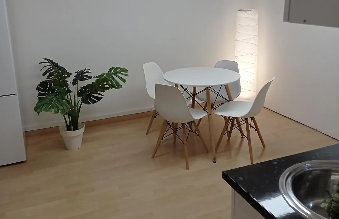 Bright Private Double Room City Center Metro L-1 Urgell L-5 Hospital Clinic-1
