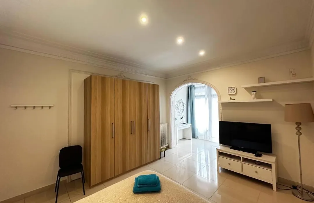 Rooms In Gran Via-1