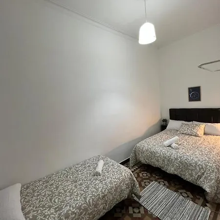 A & M Barcelona Hostal-2
