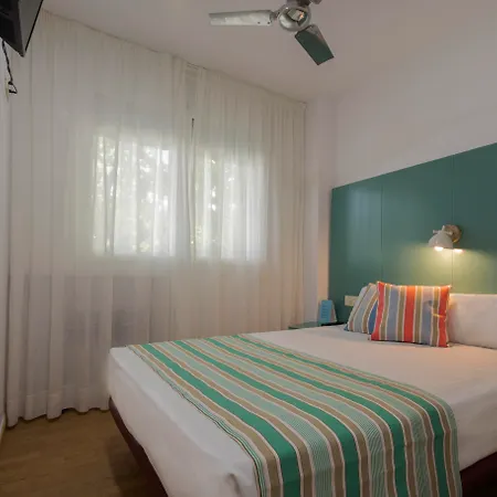 Yomo Hostal Bcn Port-3
