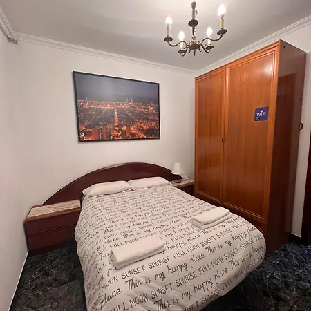 Room Familiar Sants Barcelona-2