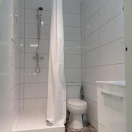 Bright Private Double Room City Center Metro L-1 Urgell L-5 Hospital Clinic-2
