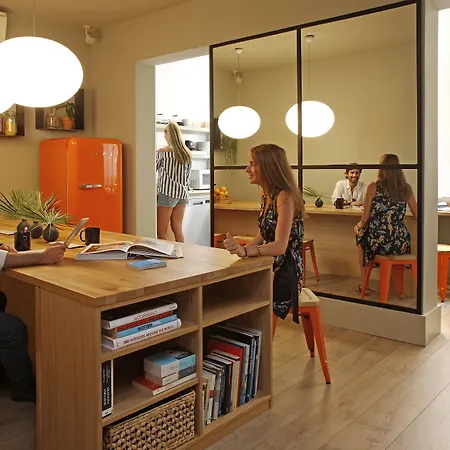 Chic&Basic Tallers Hostal-2