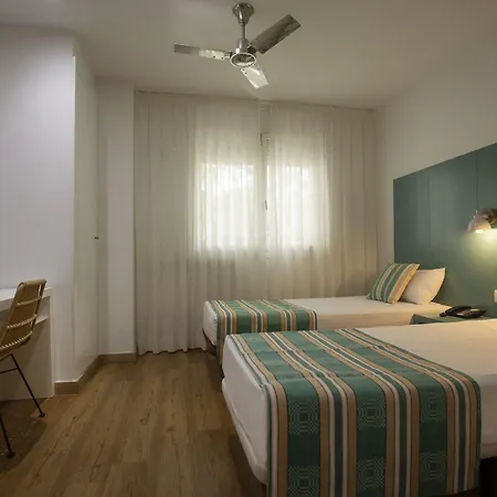 Yomo Hostal Bcn Port-2